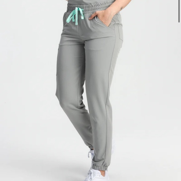 Rosie Re-Garde- Jogger Scrub Pants - Picture 3 of 7
